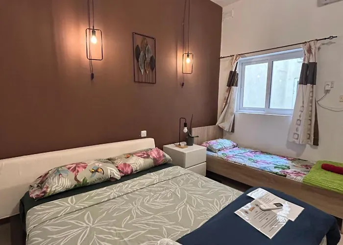 4 Person Sliema Spacious Room Airconditioned And Self Check