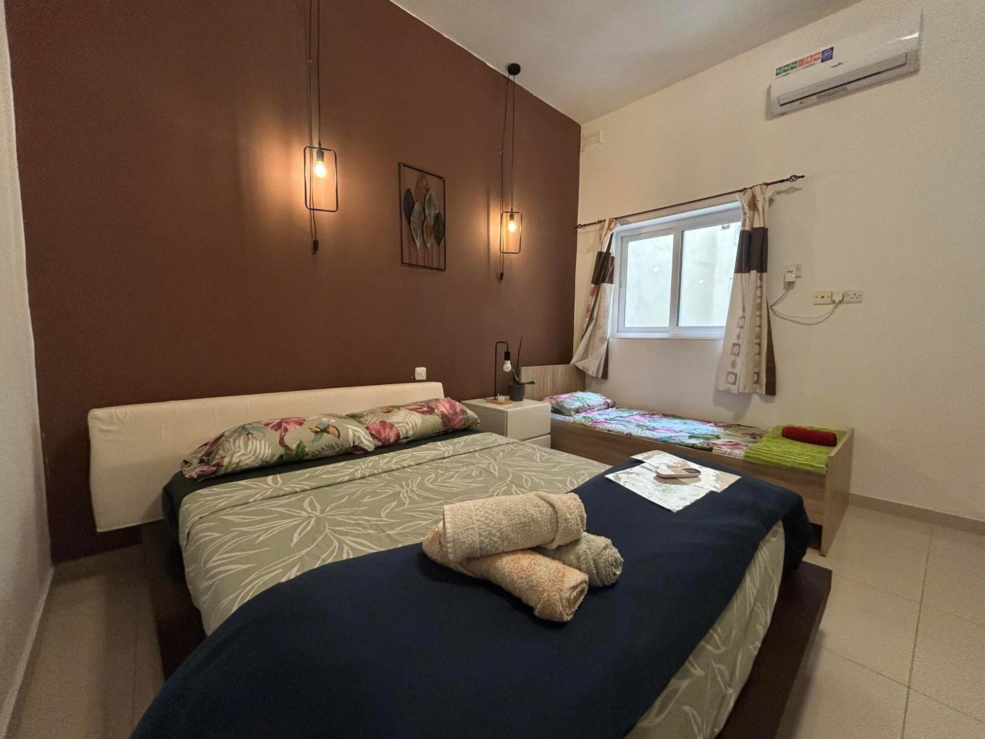 4 Person Spacious Airconditioned And Self Check Sliema